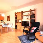 2 Stueven Im Reetdachhaus Cc קולפינזה